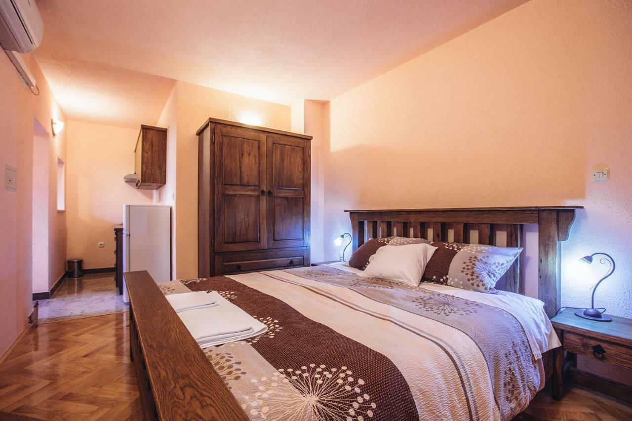 Apartmani I Sobe Dinko Starigrad Paklenica Eksteriør bilde