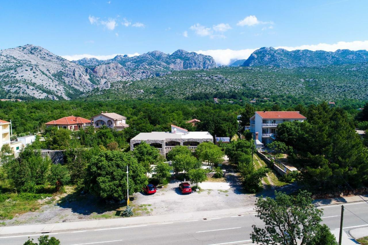Apartmani I Sobe Dinko Starigrad Paklenica Eksteriør bilde