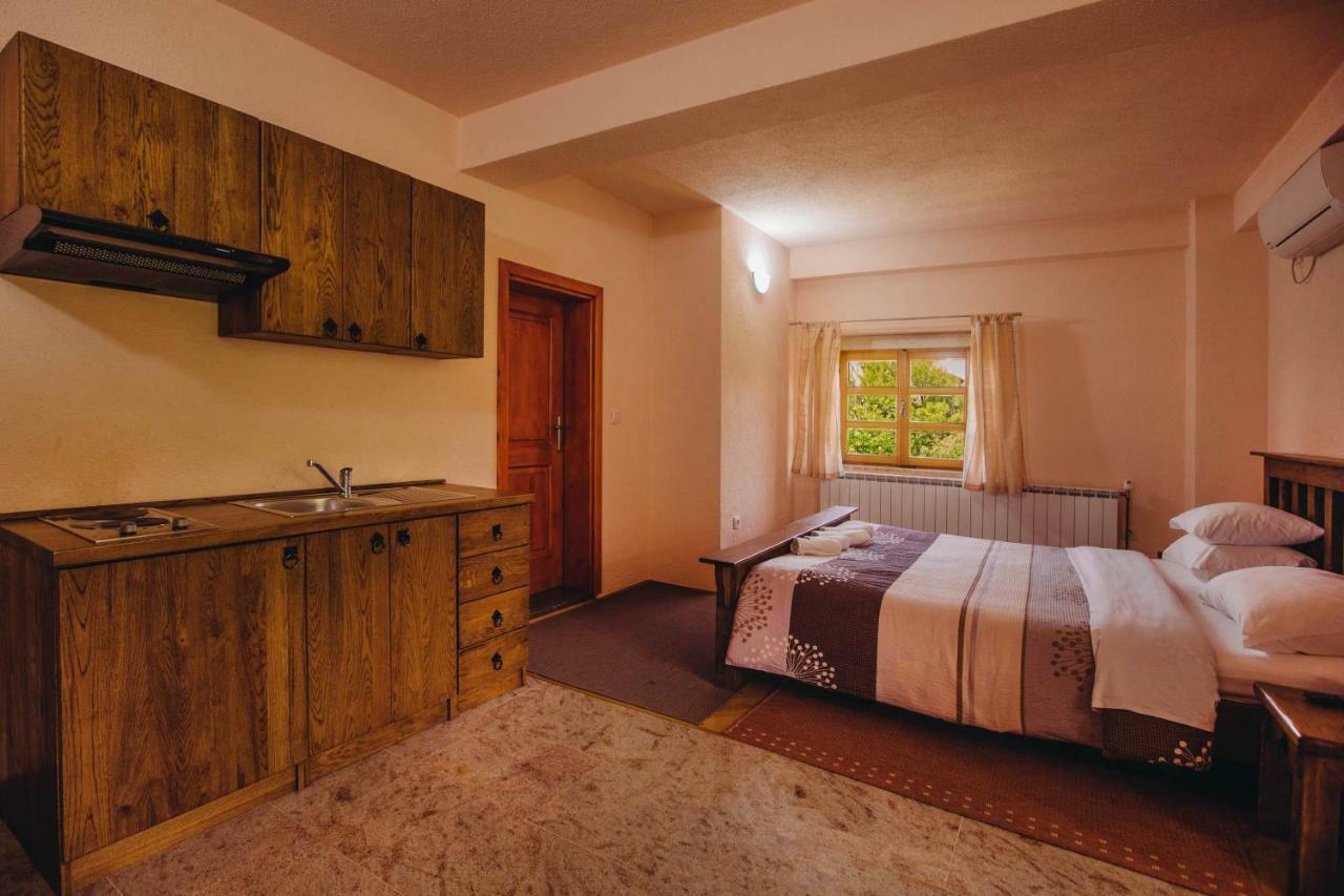 Apartmani I Sobe Dinko Starigrad Paklenica Eksteriør bilde
